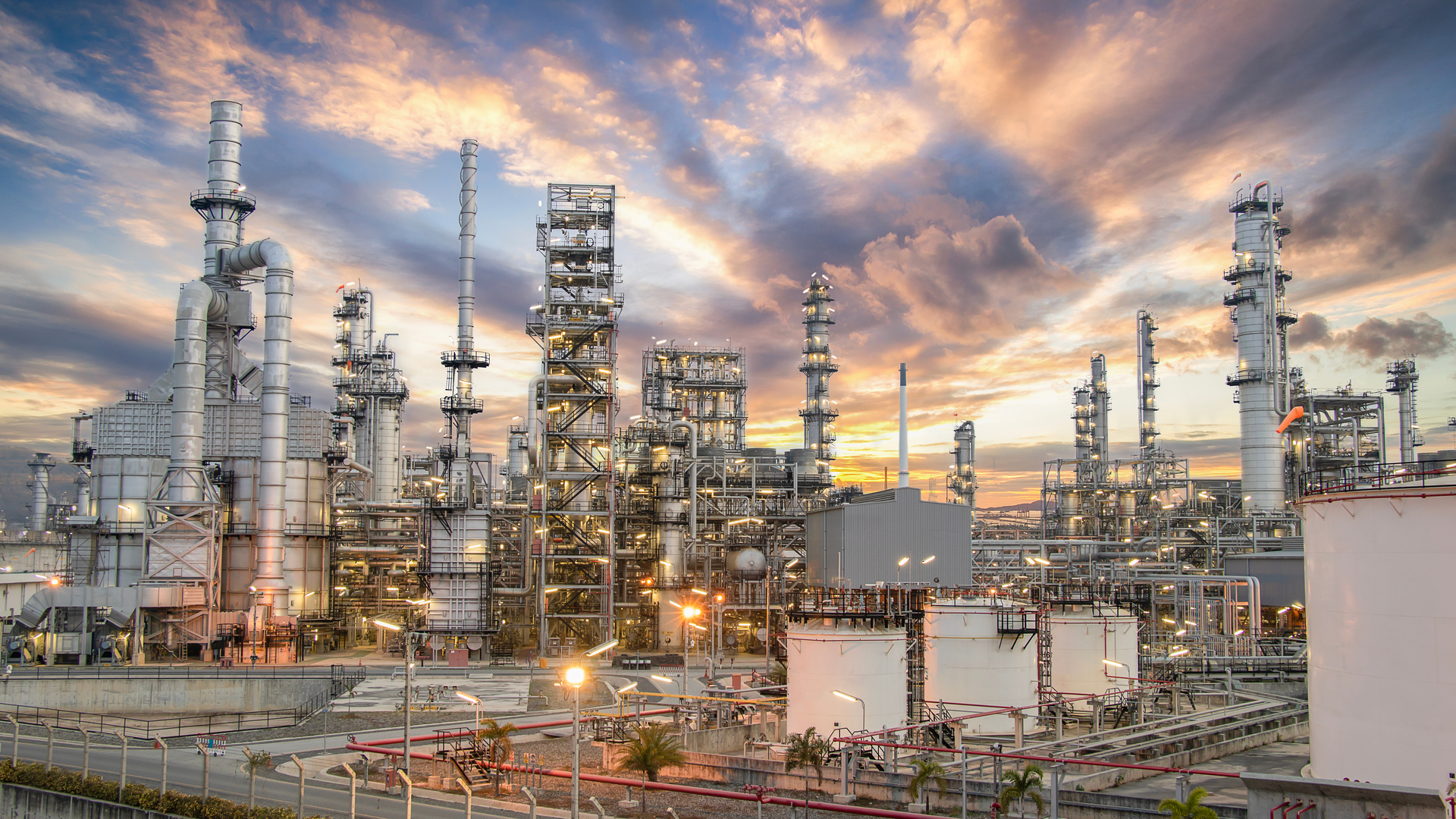 Oil,And,Gas,Industrial,Zone,the,Equipment,Of,Oil,Refining,close-up,Of